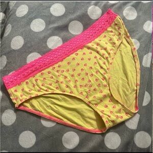 Vintage Y2K 2009 Victoria’s Secret Paw Print Lace Brief Panty L NWOT